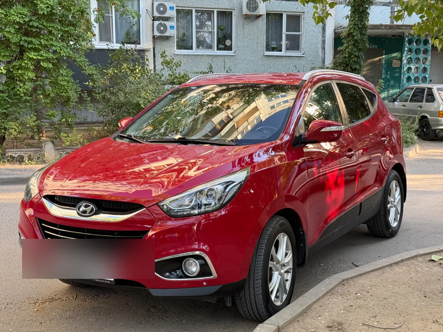 Реальный выкупленный автомобиль: красный hyundai ix35