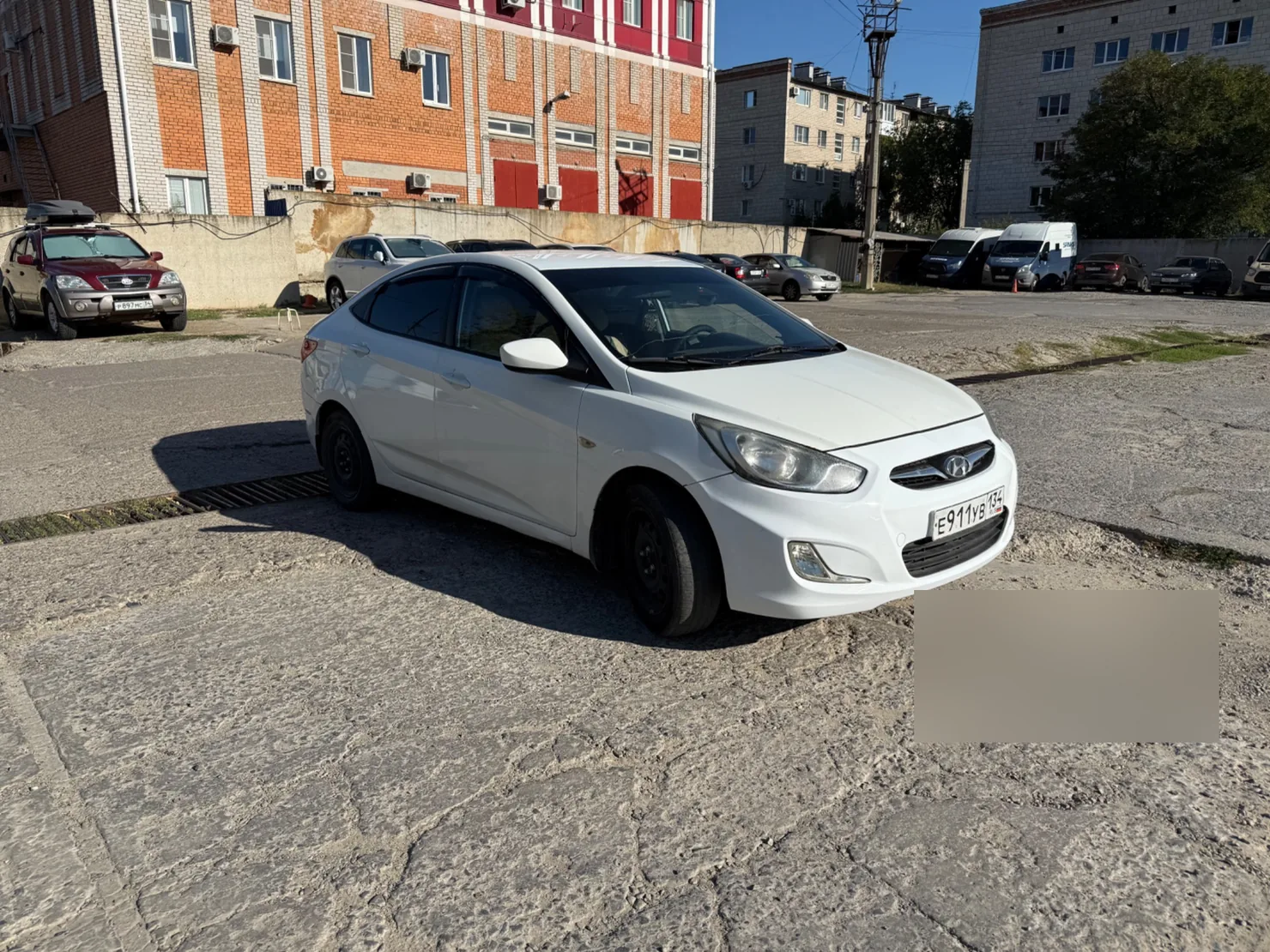 Реальный выкупленный автомобиль: белый hyundai solaris