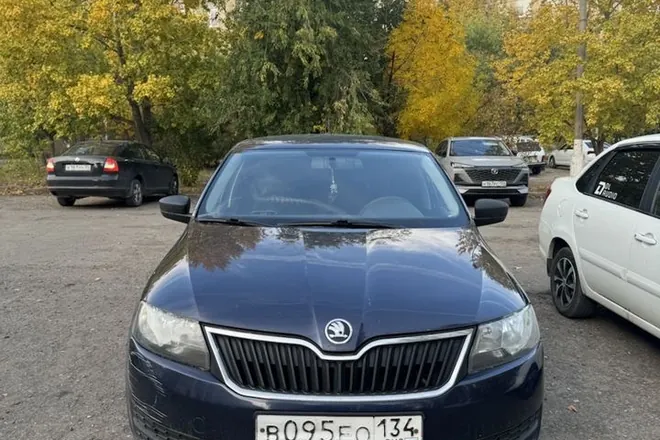 Реальный выкупленный автомобиль: тёмная škoda rapid