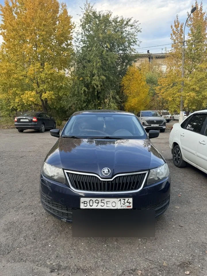 Реальный выкупленный автомобиль: тёмная škoda rapid